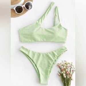 Zaful mint green asymmetrical bikini 🌱 👙M